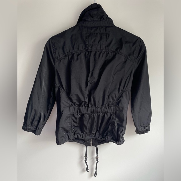 White House Black Market Ruffled Light Nylon Jacket Size 4 - Picture 2 of 6